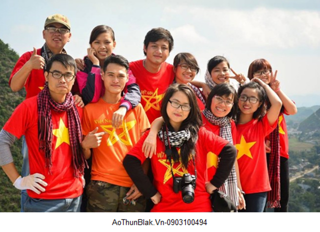 Áo cờ đỏ sao vàng trang phục truyền thống người Việt