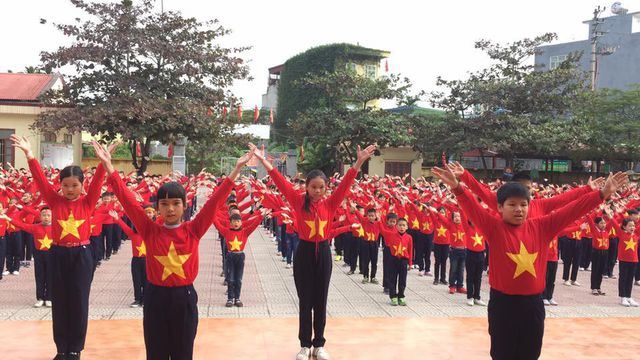 Áo cờ đỏ sao vàng trường tiểu học Đằng Hải - Hình 1