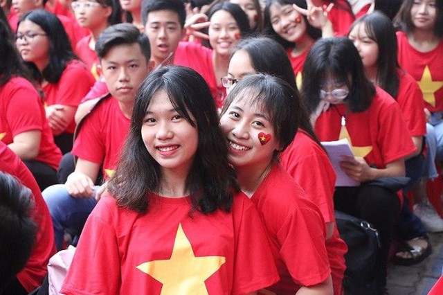 Áo cờ đỏ sao vàng trường THPT Nguyễn Du - Hình 4