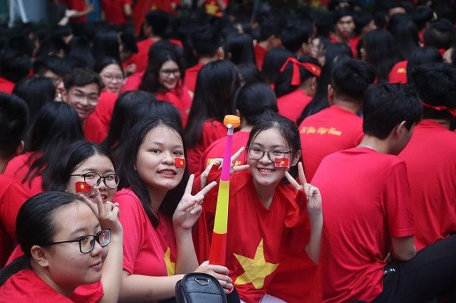Áo cờ đỏ sao vàng trường THPT Nguyễn Du - Hình 5