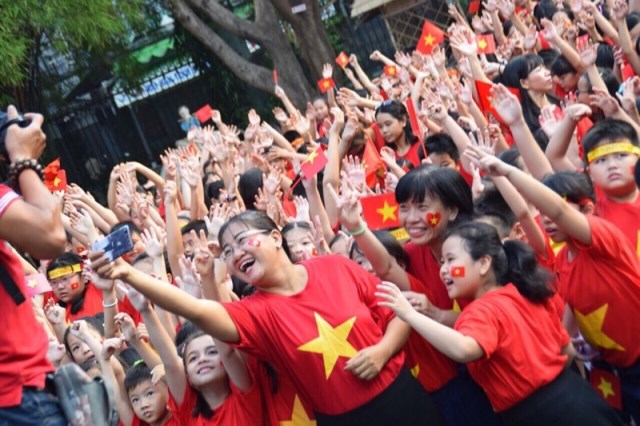 áo cờ đỏ sao vàng trường tiểu học Nguyễn Văn Trỗi - Hình 6