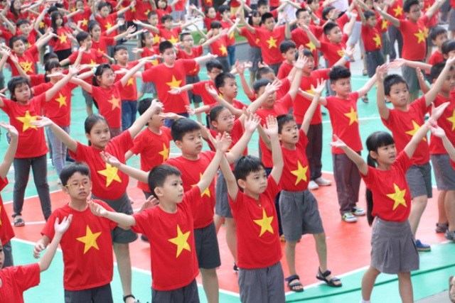 Áo cờ đỏ sao vàng trường tiểu học THCS ngôi sao Hà Nội - Hình 1