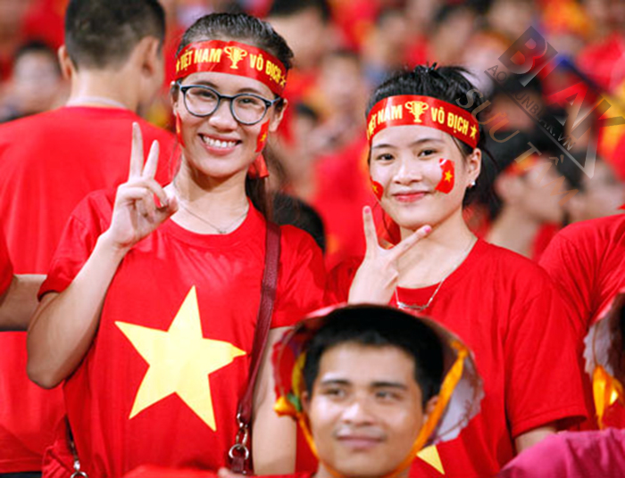 Chất vải quyết định rất lớn đến giá áo cờ Việt Nam