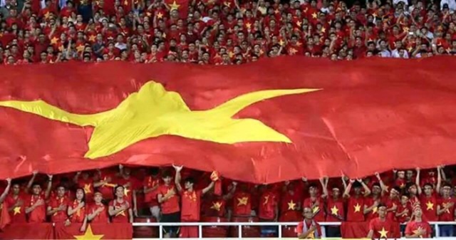 Màu áo cờ Việt Nam tphcm ngập tràng khi đội tuyển U23 thi đấu