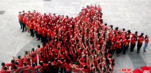 1500 Nhân viên VTC diện áo cờ đỏ sao vàng nhảy flashmob mừng quốc khánh