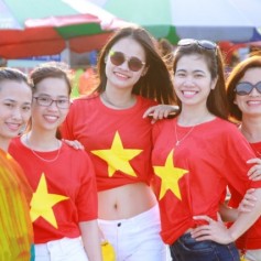 Diện áo cờ đỏ sao vàng du lịch trường tiểu học THCS ngôi sao Hà Nội