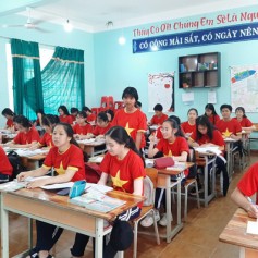 Áo cờ đỏ sao vàng trường THPT Lộc Phát