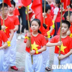 Áo cờ đỏ sao vàng trường tiểu học CGD Victory Hà Nội