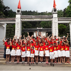 Áo cờ đỏ sao vàng trường tiểu học Nguyễn Du