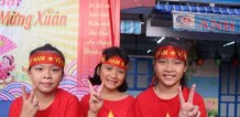 Áo cờ đỏ sao vàng trường tiểu học Nguyễn Thị Minh Khai