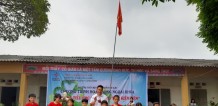 Áo cờ đỏ sao vàng trường tiểu học Thị Trấn Yên Lạc