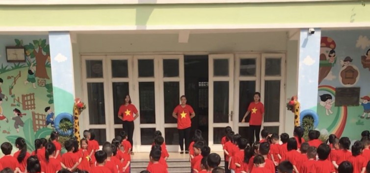 Áo cờ đỏ sao vàng trường tiểu học Yến Lạc