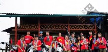 Áo Việt Nam cờ đỏ sao vàng cho những bạn trẻ yêu “xê dịch”