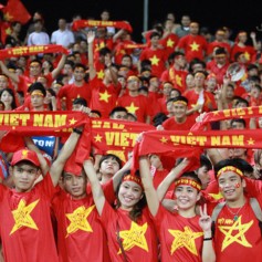 Cách mua bán áo lá cờ Việt Nam