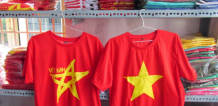Có nên mua áo cờ Việt Nam online hay không?