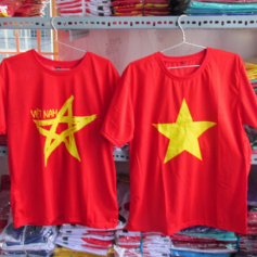 Có nên mua áo cờ Việt Nam online hay không?