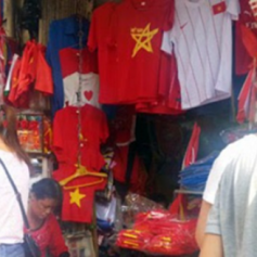 Giải mã sức hút của áo cổ vũ bóng đá Việt Nam