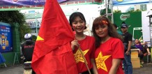 Tại sao nên mua áo cờ đỏ sao vàng tại Đồng Phục Song Phú