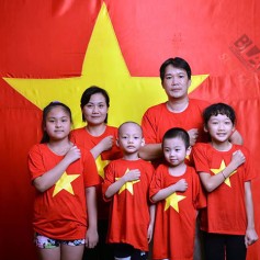 Làm thế nào để mua áo in cờ Việt Nam đẹp, chất lượng?