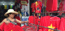 Thế nào là điểm bán áo cờ Việt Nam tại tphcm uy tín?