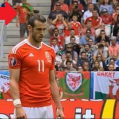 Xuất hiện áo cờ đỏ sao vàng trên khán đài EURO 2016